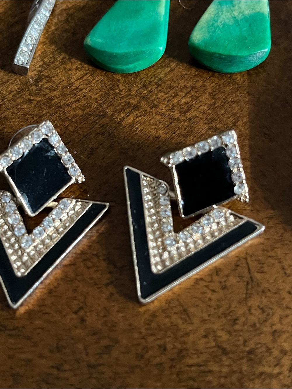 Assorted earring lot. Pierced - Picture 12 of 14
